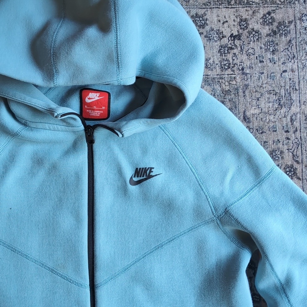 Nike Aqua Tech Zip Hooded Jacket / Sweater
